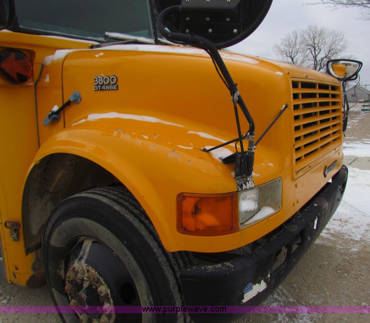 image for item AE9074 1998 International 3800 school bus