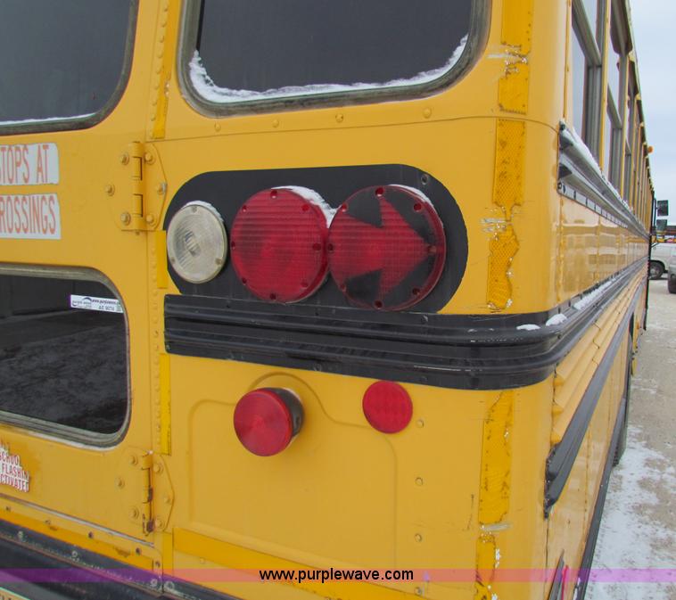 image for item AE9074 1998 International 3800 school bus
