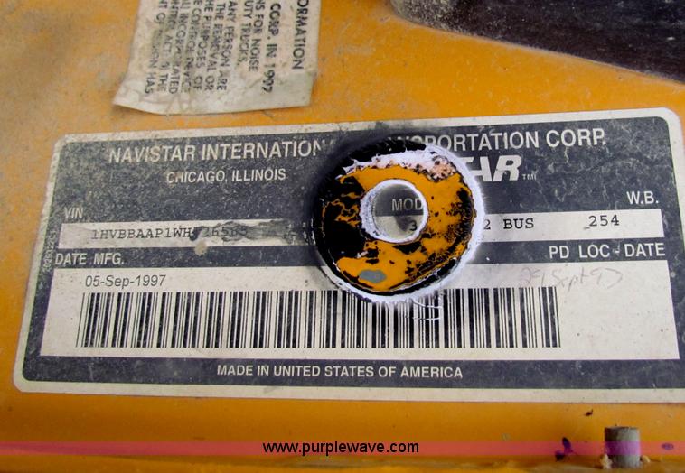 image for item AE9074 1998 International 3800 school bus