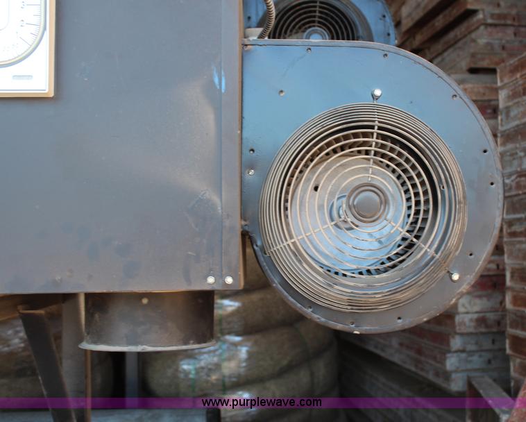 image for item AU9822 Energy Logic Black Gold stainless 2000 used oil heater