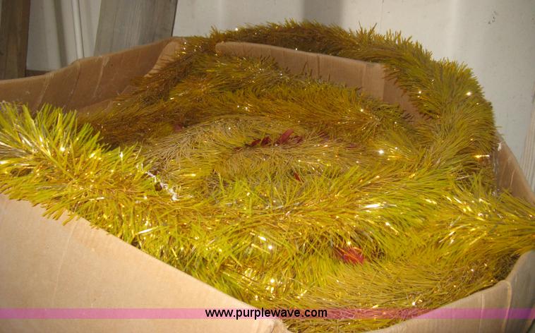 image for item AX9539 (61) Christmas tree light pole mounted decorations