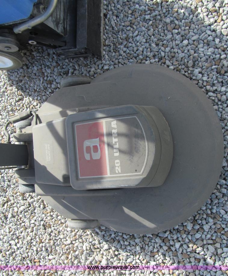 image for item AY9961 Assorted floor care equipment