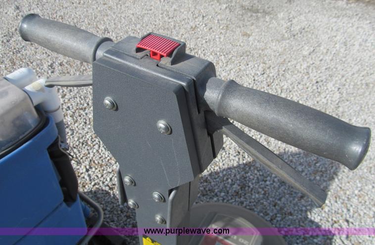 image for item AY9961 Assorted floor care equipment