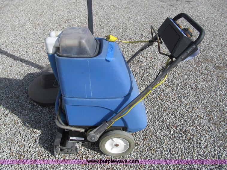 image for item AY9961 Assorted floor care equipment