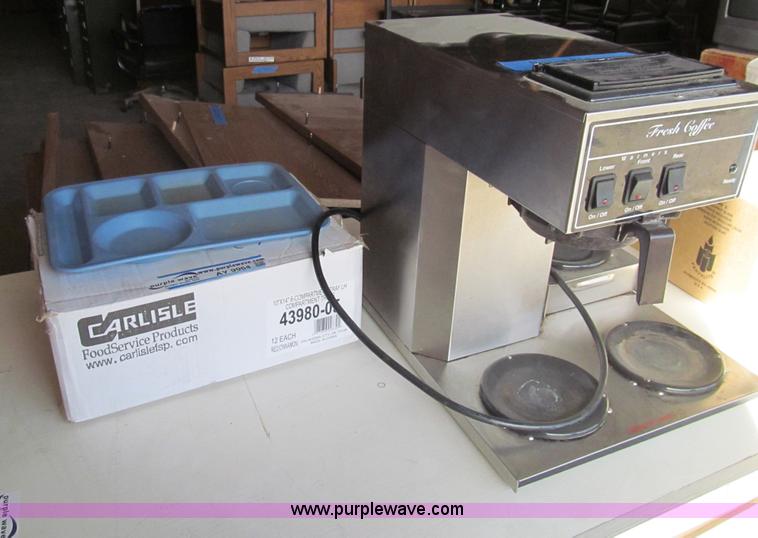 image for item AY9964 (272) plastic meal trays