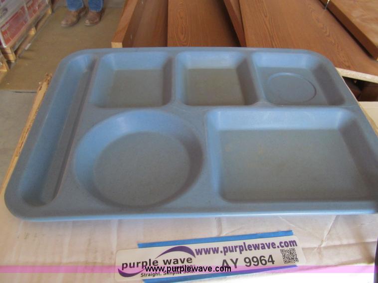 image for item AY9964 (272) plastic meal trays