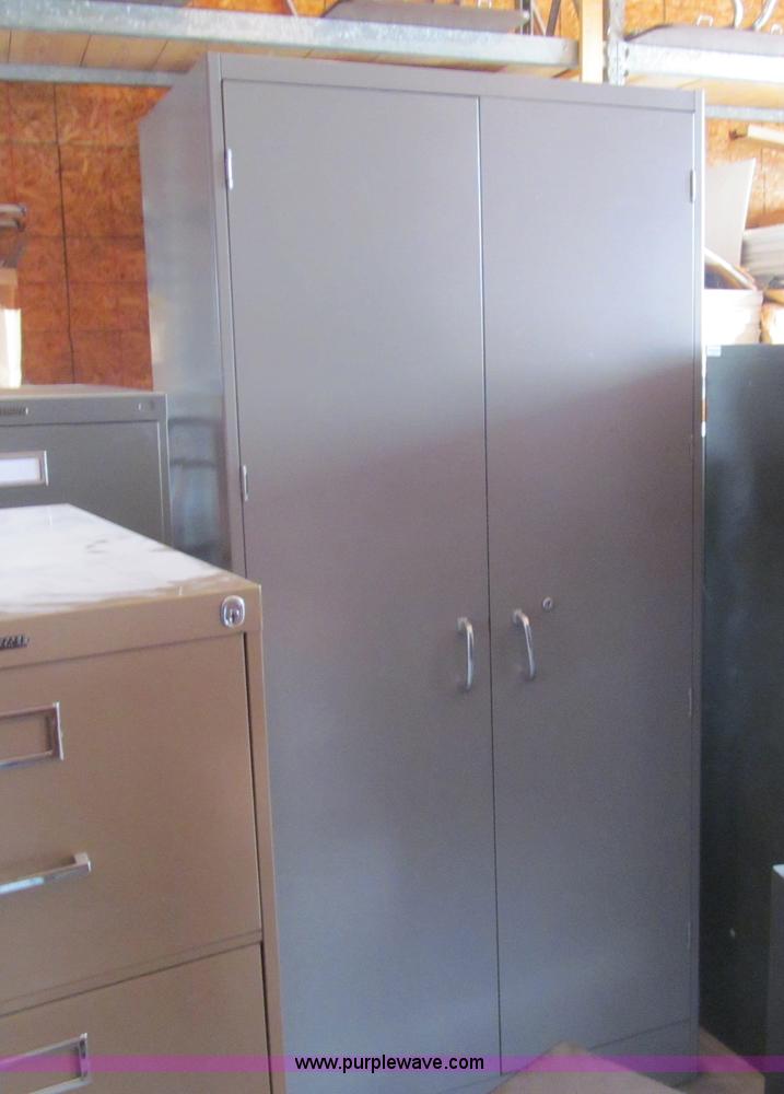image for item AY9971 Assorted steel cabinets