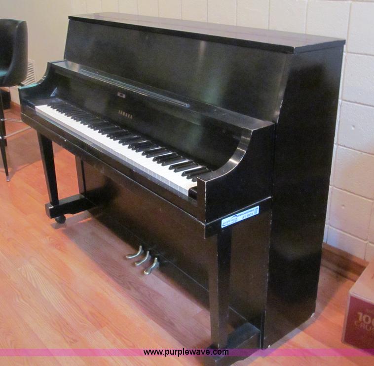 image for item AY9974 Yamaha studio piano