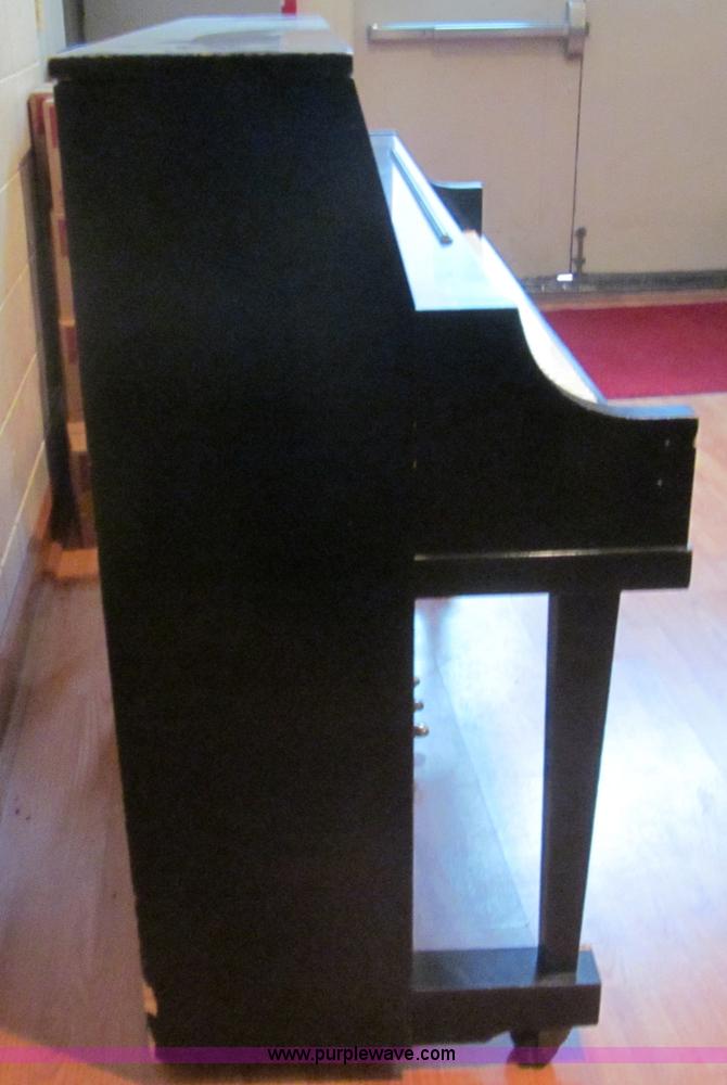 image for item AY9974 Yamaha studio piano