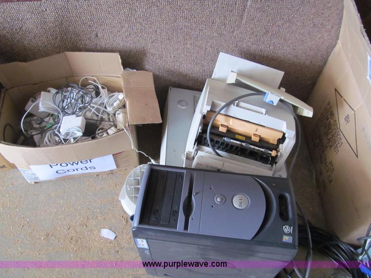 image for item AY9975 Assorted electronics