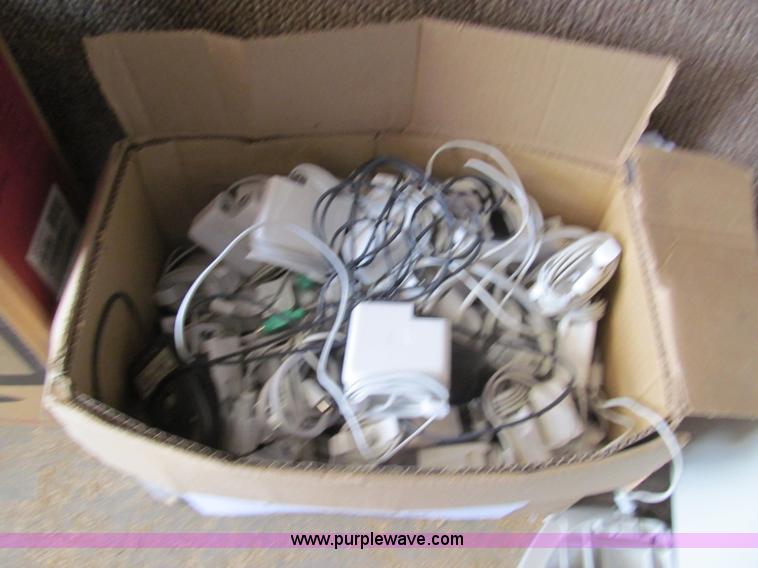image for item AY9975 Assorted electronics