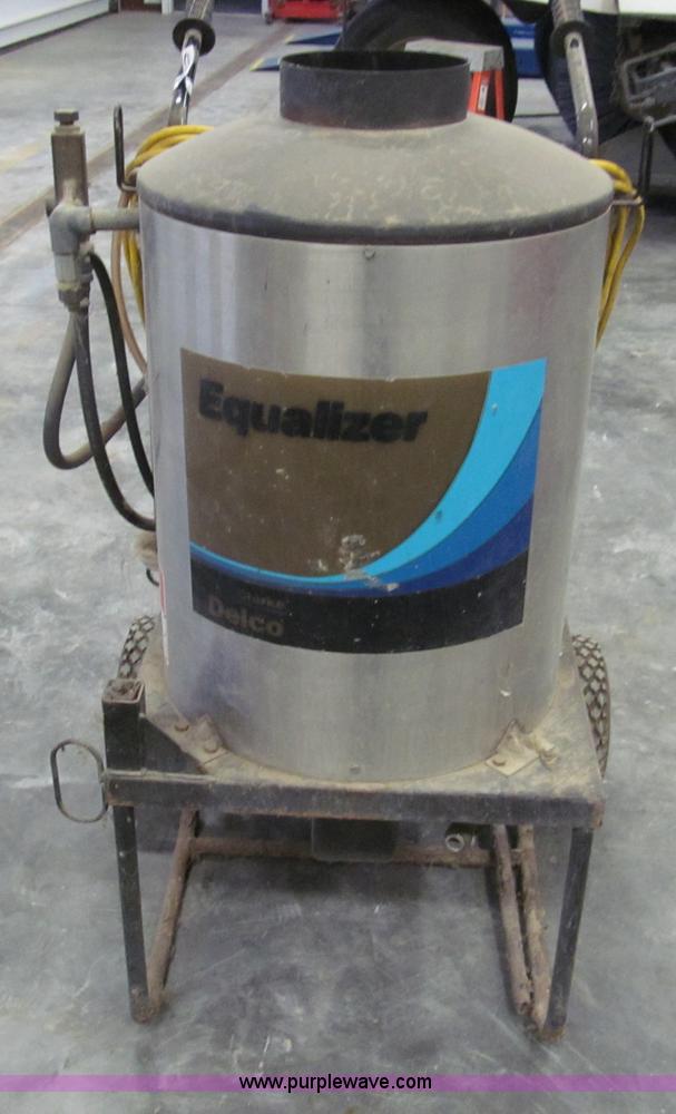 image for item AY9981 Delco Equalizer 385BD pressure washer