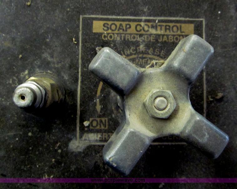 image for item AY9981 Delco Equalizer 385BD pressure washer