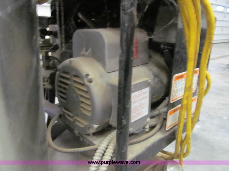 image for item AY9981 Delco Equalizer 385BD pressure washer