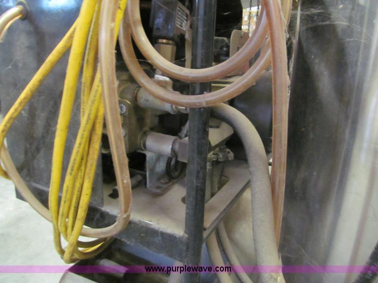 image for item AY9981 Delco Equalizer 385BD pressure washer