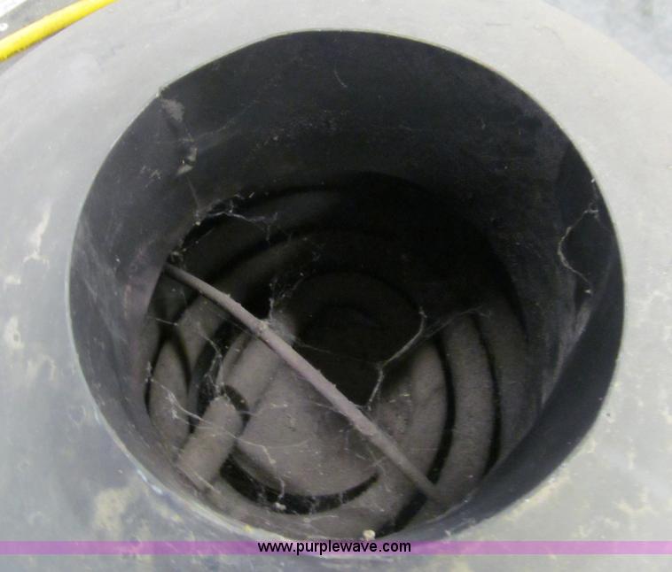 image for item AY9981 Delco Equalizer 385BD pressure washer