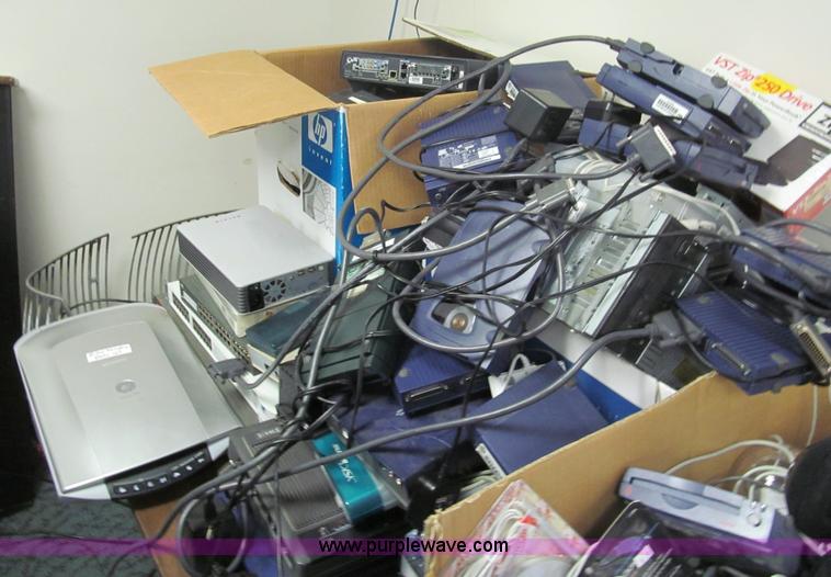 image for item AY9988 Assorted electronics