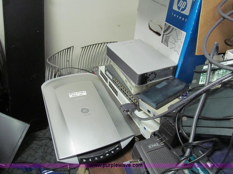 image for item AY9988 Assorted electronics