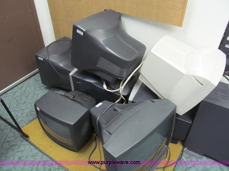 image for item AY9993 Approximately 90 Apple eMac computers