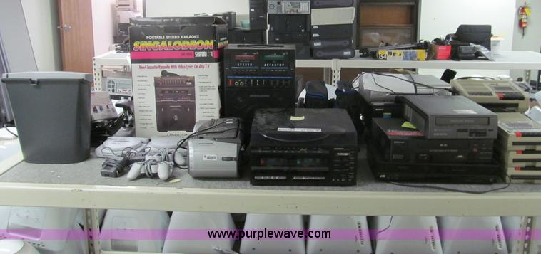 image for item AY9996 Assorted electronics