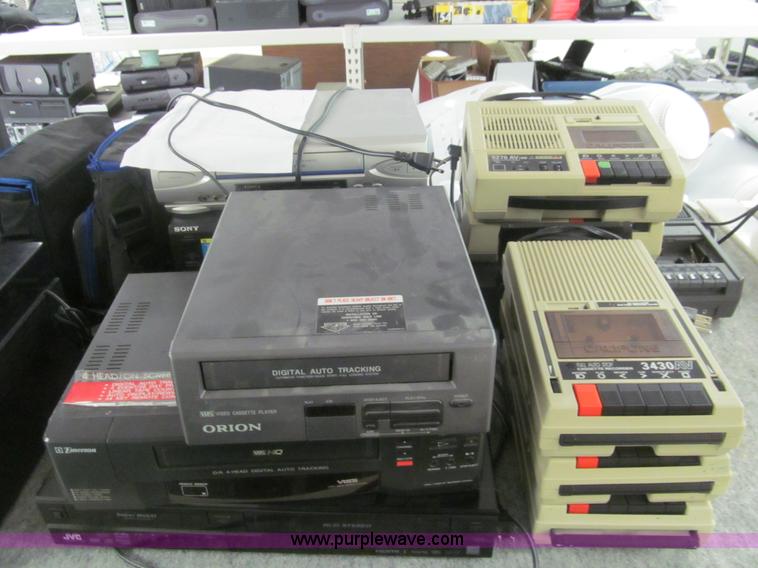 image for item AY9996 Assorted electronics