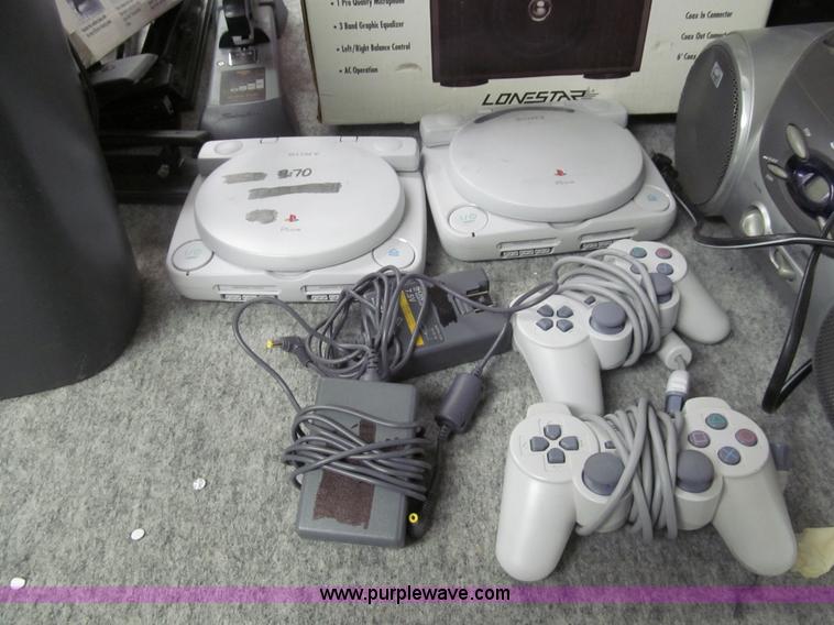 image for item AY9996 Assorted electronics