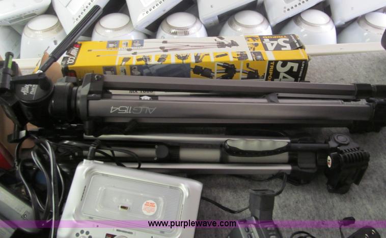 image for item AY9999 Assorted digital cameras and camcorders