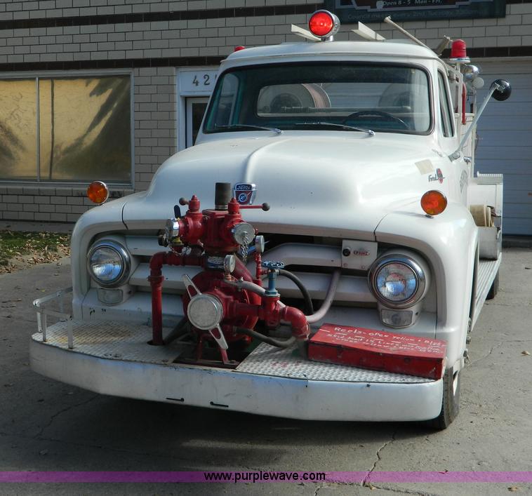 image for item AZ9019 1955 Ford F500 fire truck