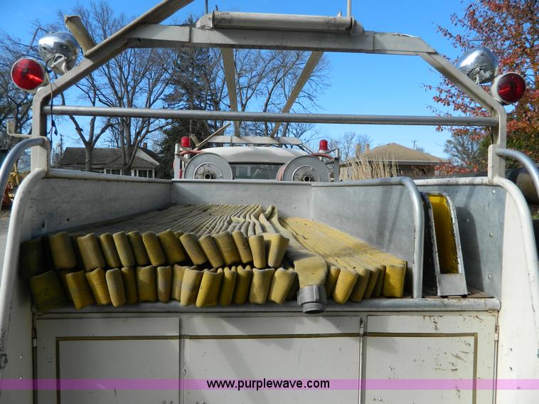 image for item AZ9019 1955 Ford F500 fire truck