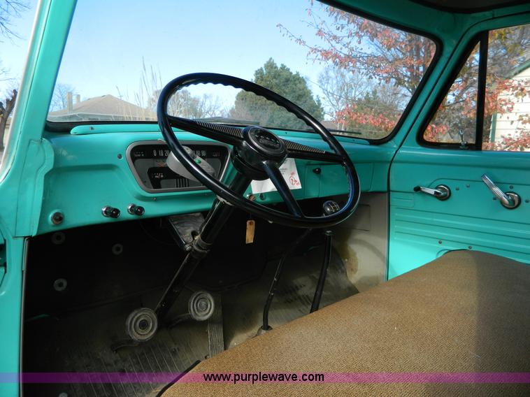 image for item AZ9019 1955 Ford F500 fire truck