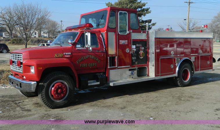 image for item D6085 1988 Ford F800 pumper fire truck