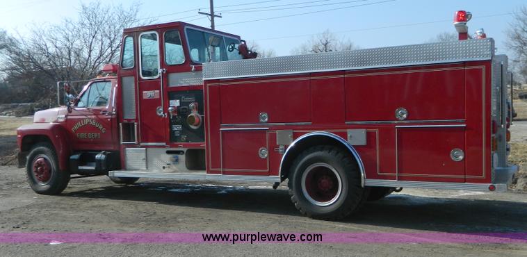 image for item D6085 1988 Ford F800 pumper fire truck