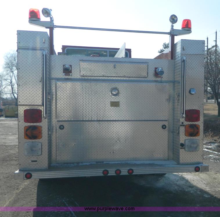 image for item D6085 1988 Ford F800 pumper fire truck