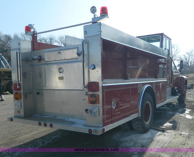 image for item D6085 1988 Ford F800 pumper fire truck