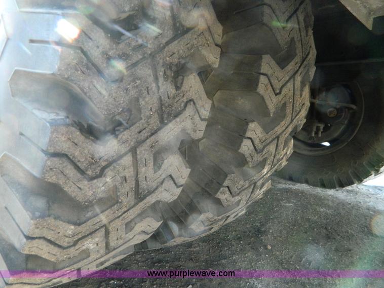 image for item D6085 1988 Ford F800 pumper fire truck