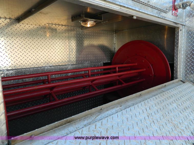 image for item D6085 1988 Ford F800 pumper fire truck