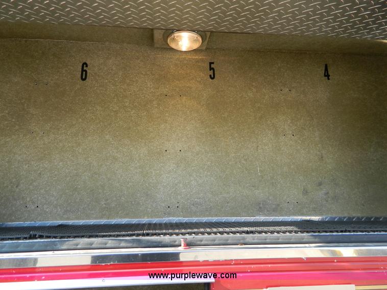 image for item D6085 1988 Ford F800 pumper fire truck