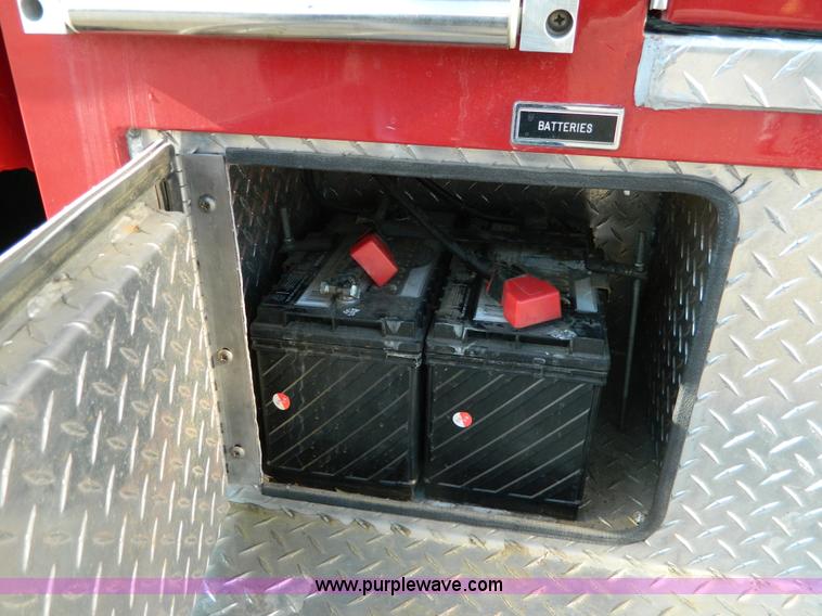 image for item D6085 1988 Ford F800 pumper fire truck