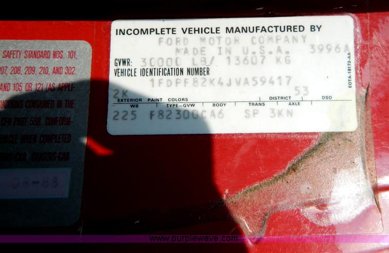 image for item D6085 1988 Ford F800 pumper fire truck