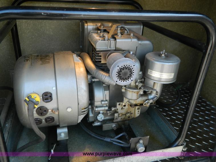 image for item D6085 1988 Ford F800 pumper fire truck