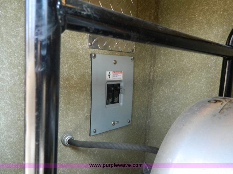 image for item D6085 1988 Ford F800 pumper fire truck