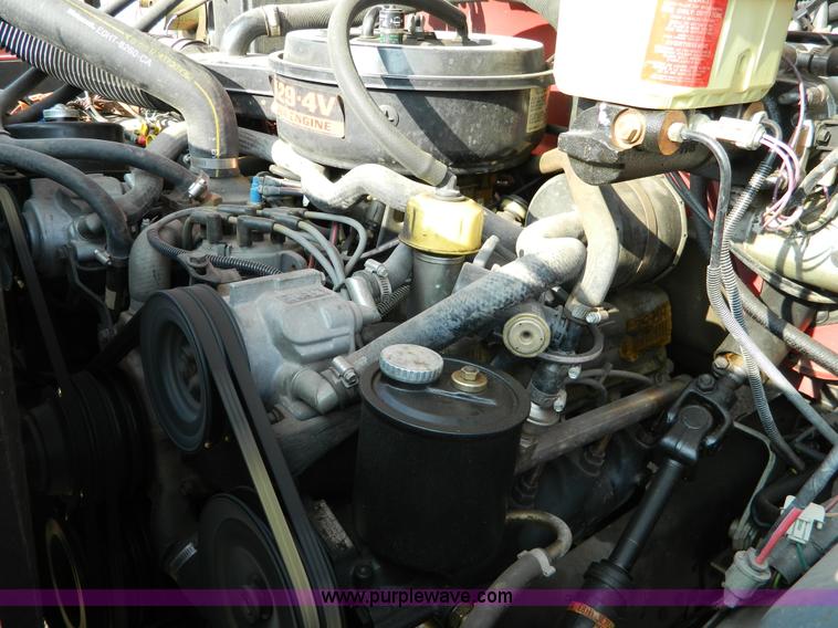 image for item D6085 1988 Ford F800 pumper fire truck