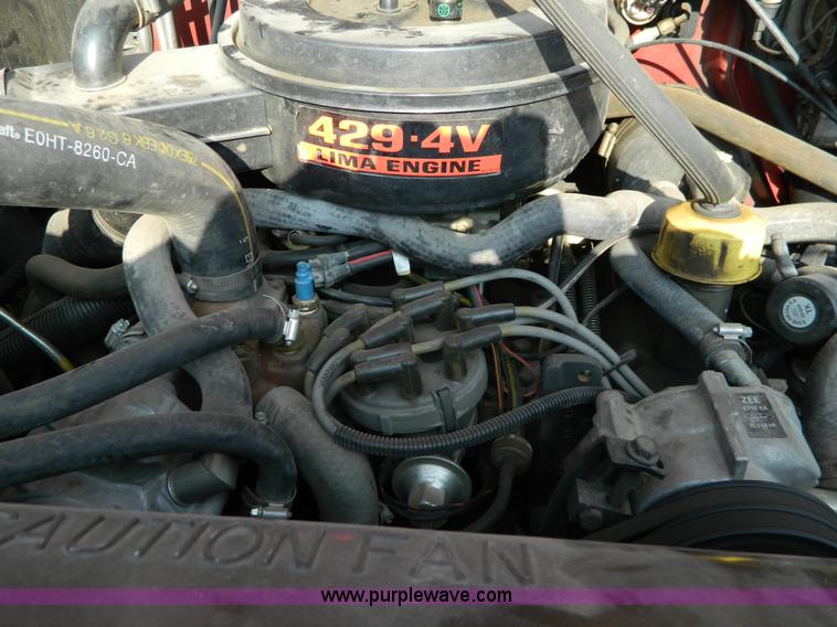 image for item D6085 1988 Ford F800 pumper fire truck