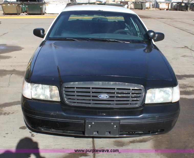 image for item G4489 2000 Ford Crown Victoria Police Interceptor