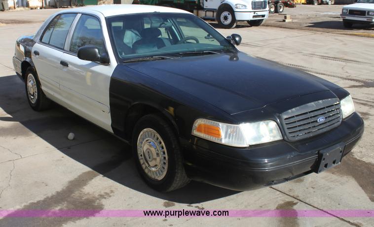image for item G4489 2000 Ford Crown Victoria Police Interceptor