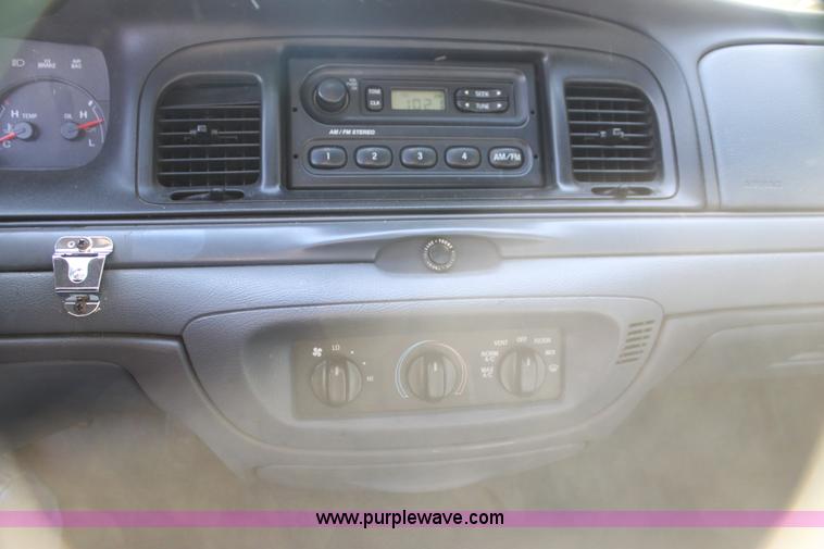 image for item G4489 2000 Ford Crown Victoria Police Interceptor