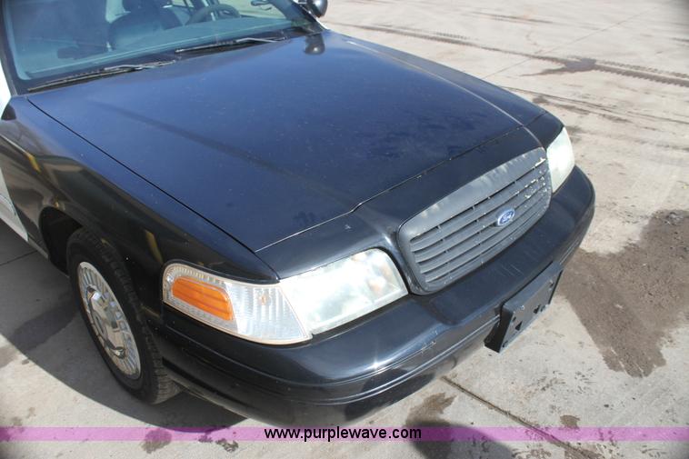 image for item G4489 2000 Ford Crown Victoria Police Interceptor