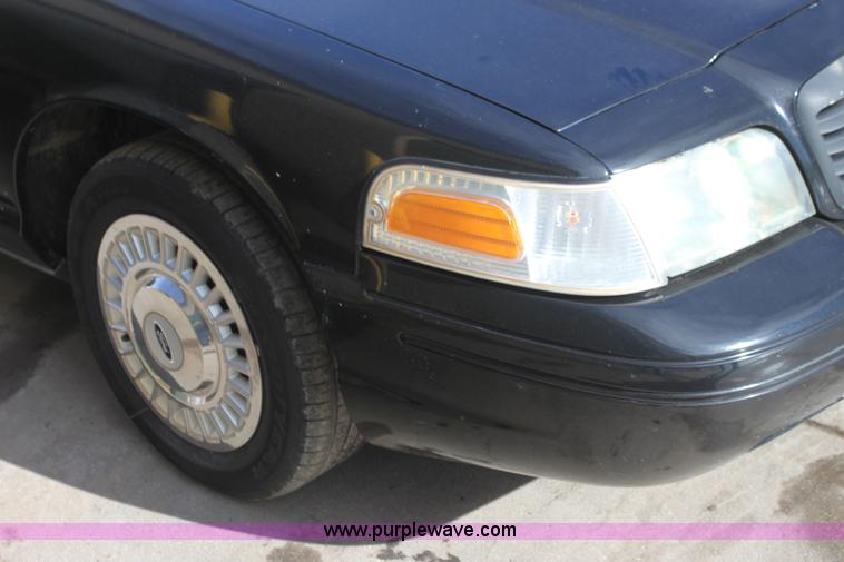 image for item G4489 2000 Ford Crown Victoria Police Interceptor