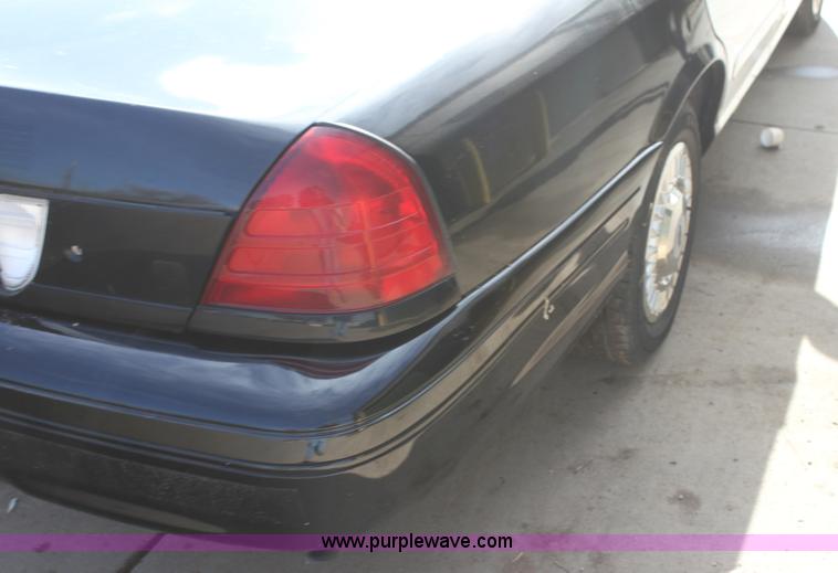 image for item G4489 2000 Ford Crown Victoria Police Interceptor