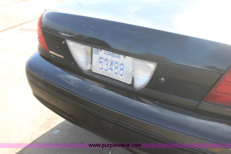 image for item G4489 2000 Ford Crown Victoria Police Interceptor